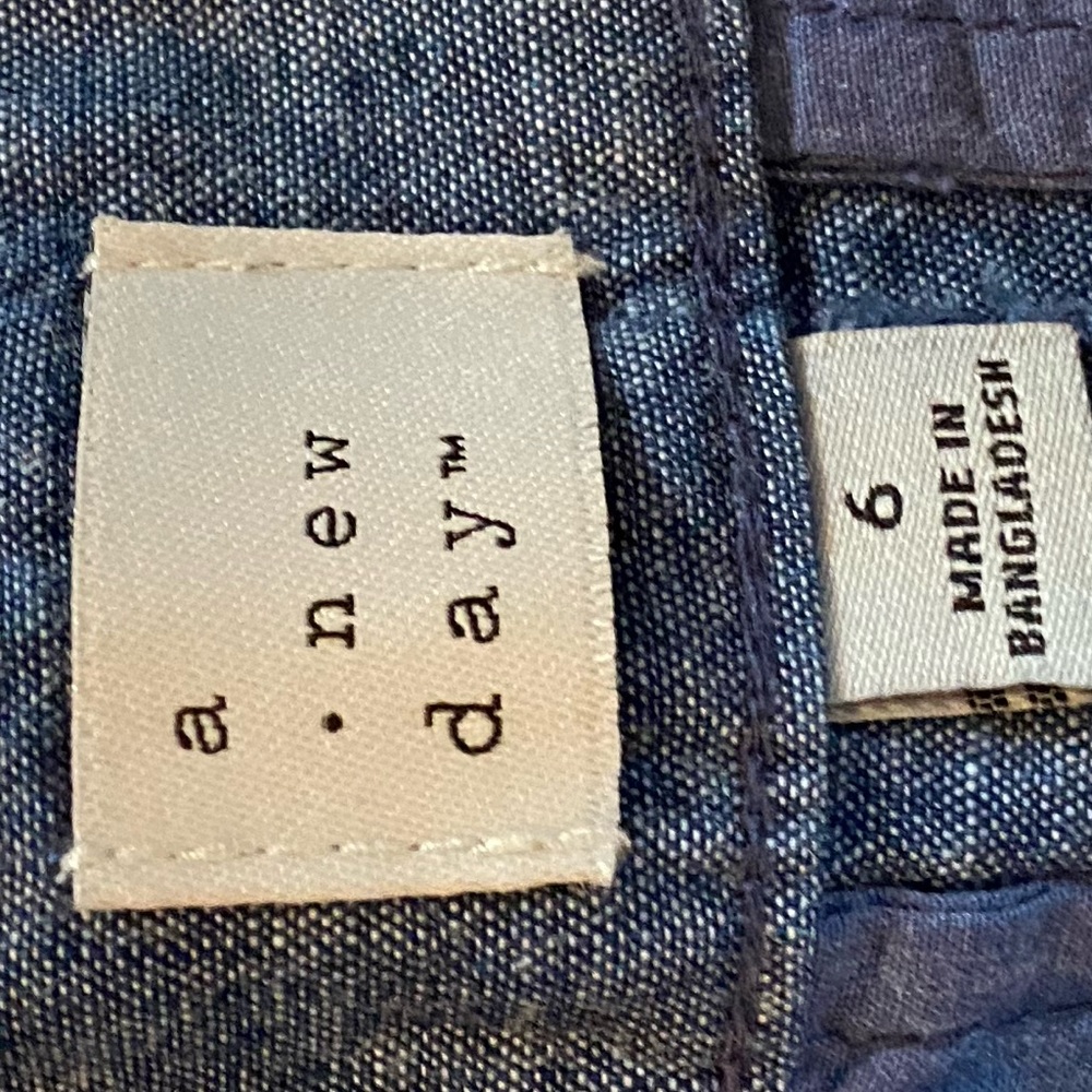 Shorts - Picture 3 of 3